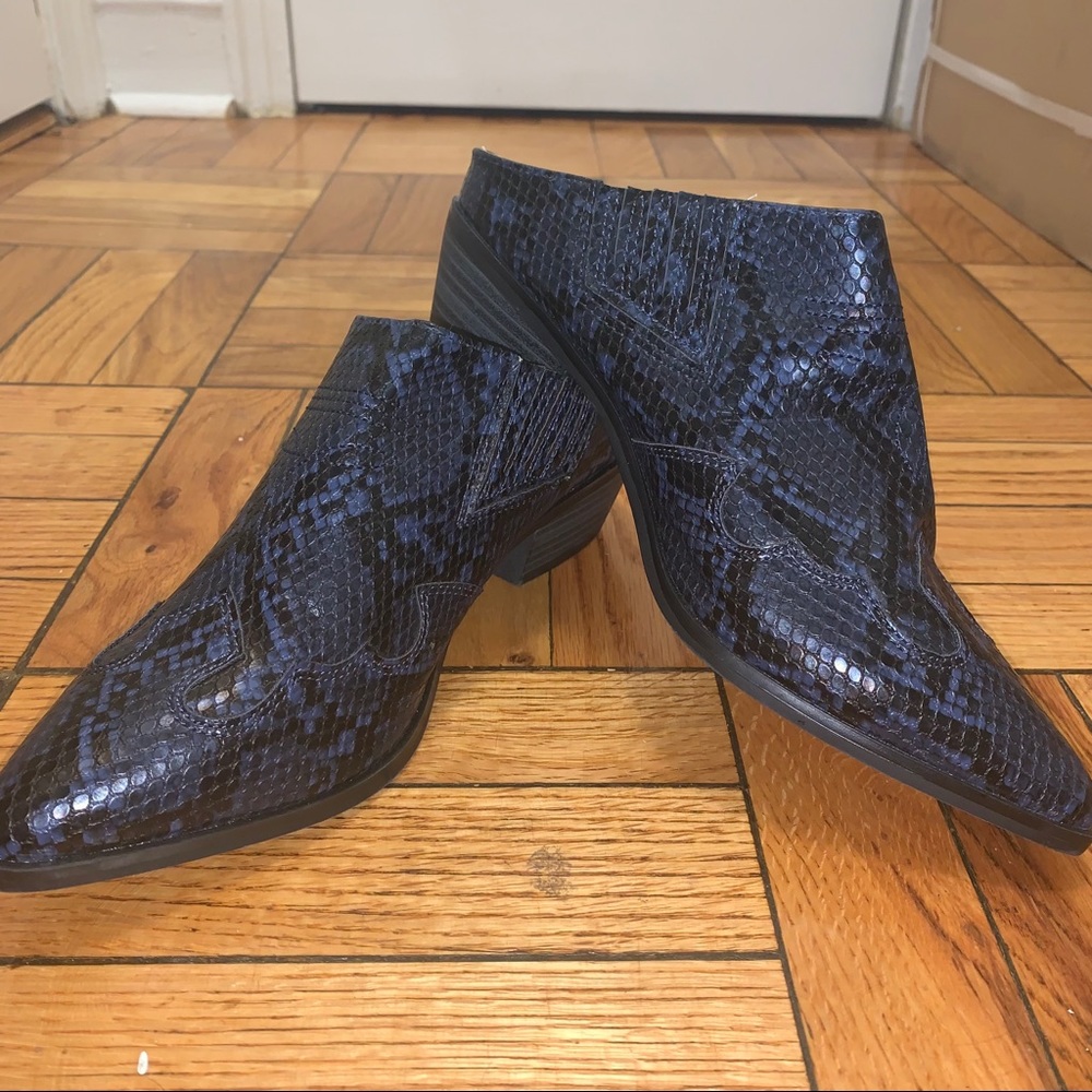 VINTAGE NAVY & BLACK MULES W/ COWBOY BOOT TOE